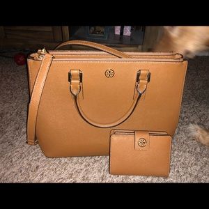 Tory Burch LARGE Robinson bag w matching wallet